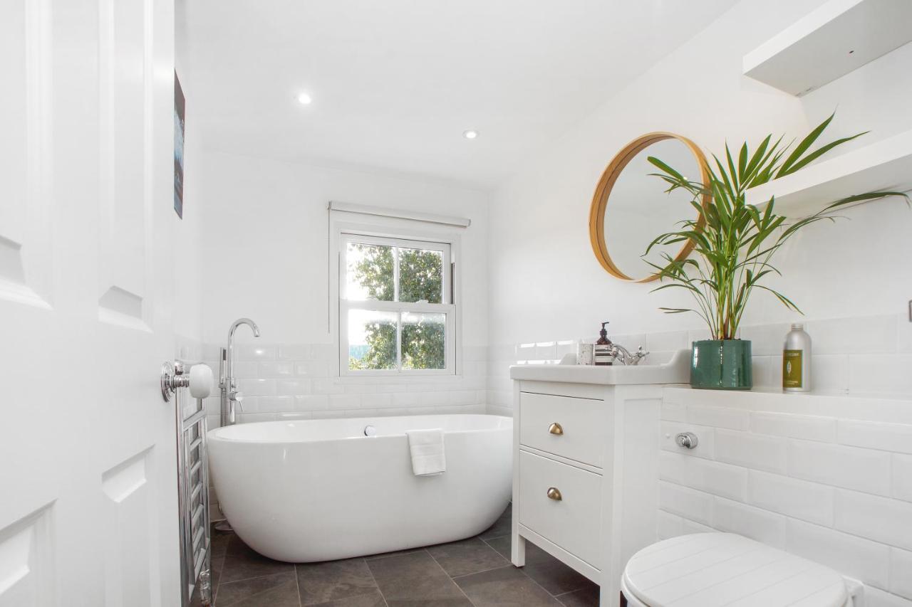 Bright, Stylish & Cosy 3-Bed Flat Near Mile End Appartement Londen Buitenkant foto