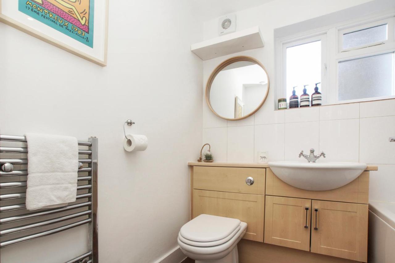 Bright, Stylish & Cosy 3-Bed Flat Near Mile End Appartement Londen Buitenkant foto