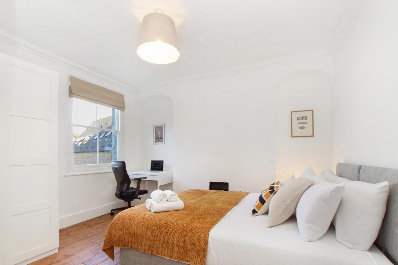 Bright, Stylish & Cosy 3-Bed Flat Near Mile End Appartement Londen Buitenkant foto